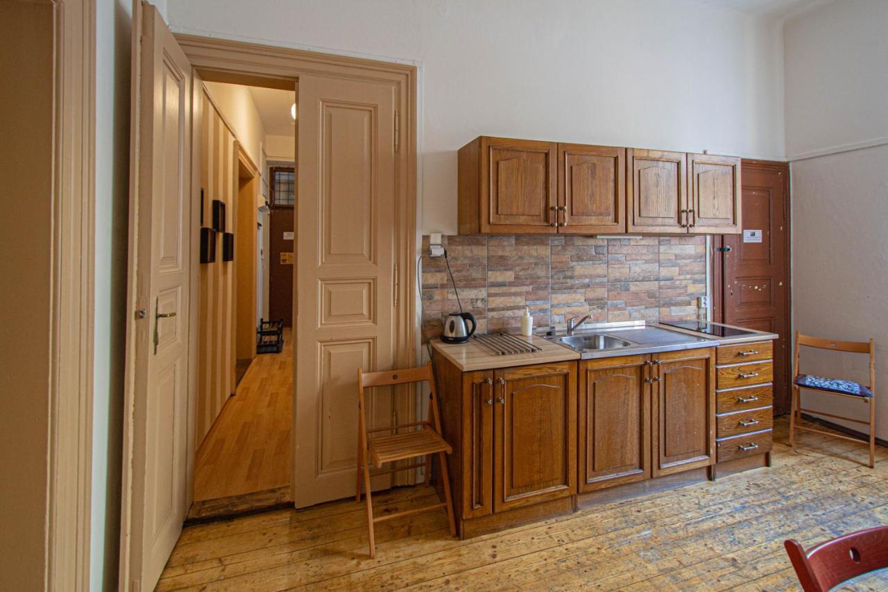 For Celebrations Spacious 3Bdr Apartment With Balcony 프라하 외부 사진