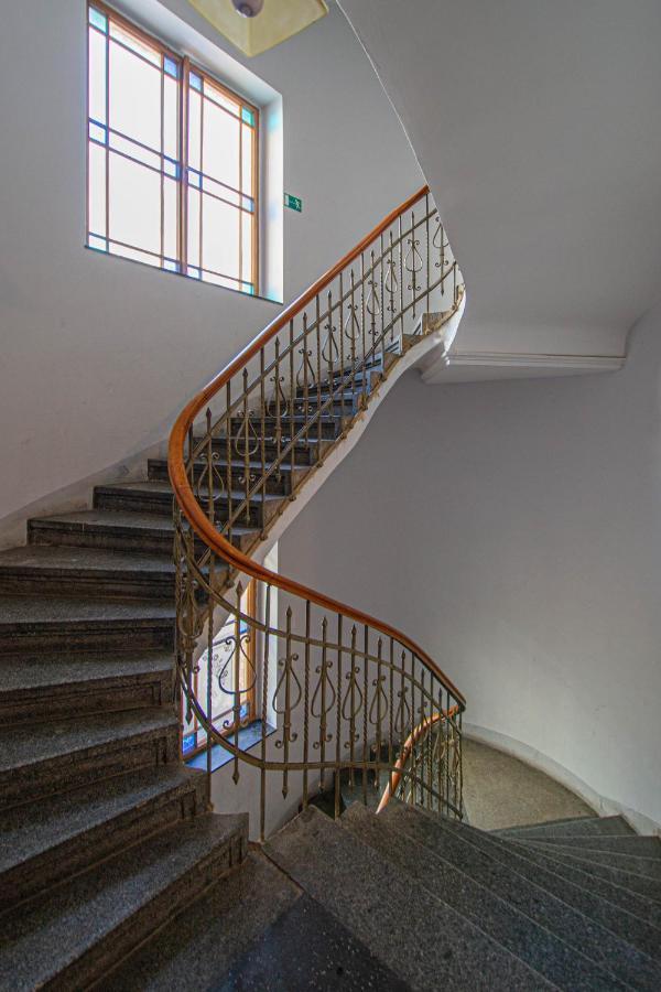 For Celebrations Spacious 3Bdr Apartment With Balcony 프라하 외부 사진