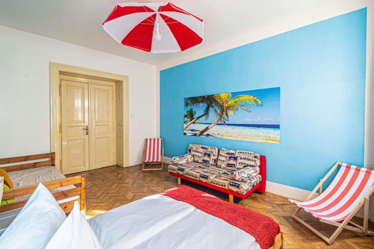 For Celebrations Spacious 3Bdr Apartment With Balcony 프라하 외부 사진