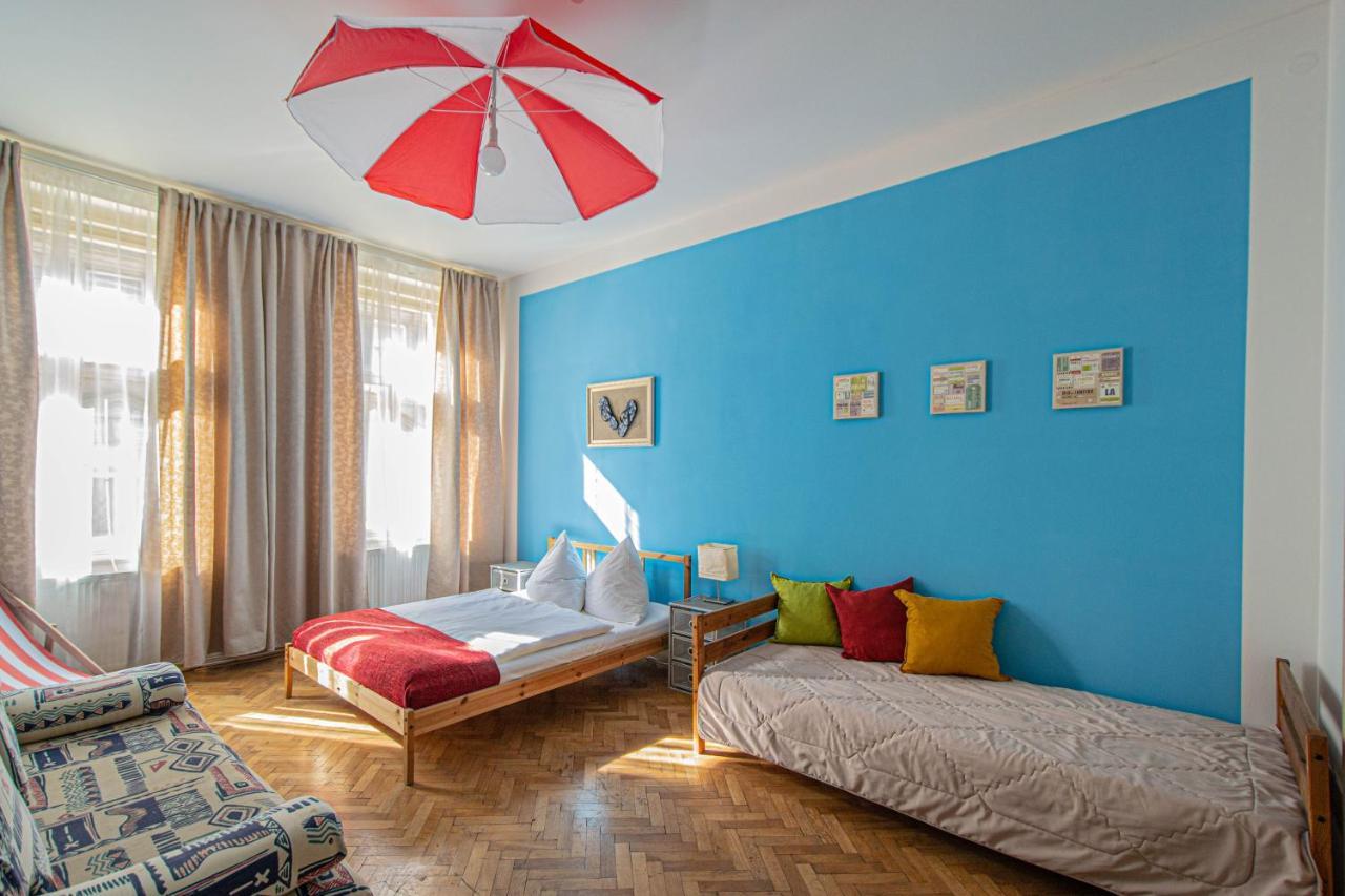For Celebrations Spacious 3Bdr Apartment With Balcony 프라하 외부 사진