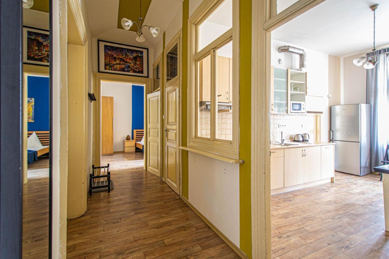 For Celebrations Spacious 3Bdr Apartment With Balcony 프라하 외부 사진