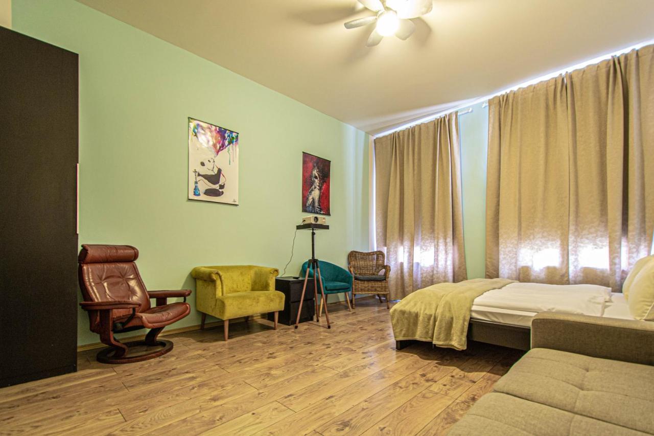 For Celebrations Spacious 3Bdr Apartment With Balcony 프라하 외부 사진